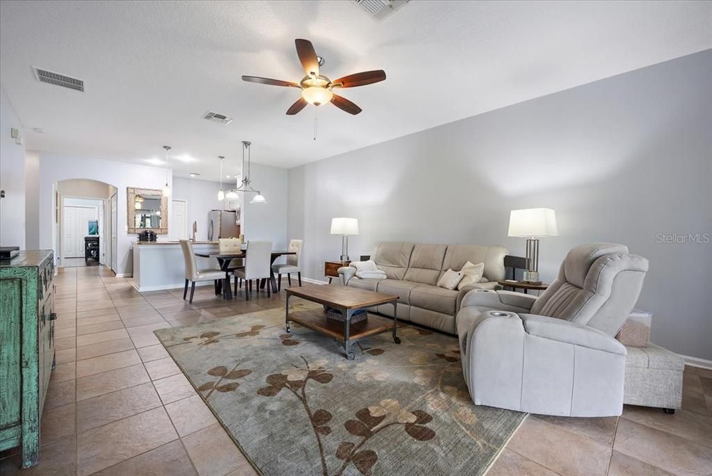 Active With Contract: $329,900 (3 beds, 2 baths, 1326 Square Feet)