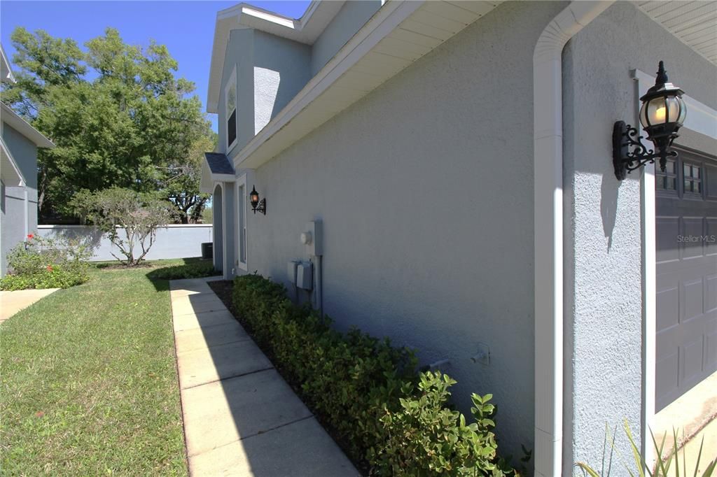 Active With Contract: $2,500 (3 beds, 2 baths, 1666 Square Feet)