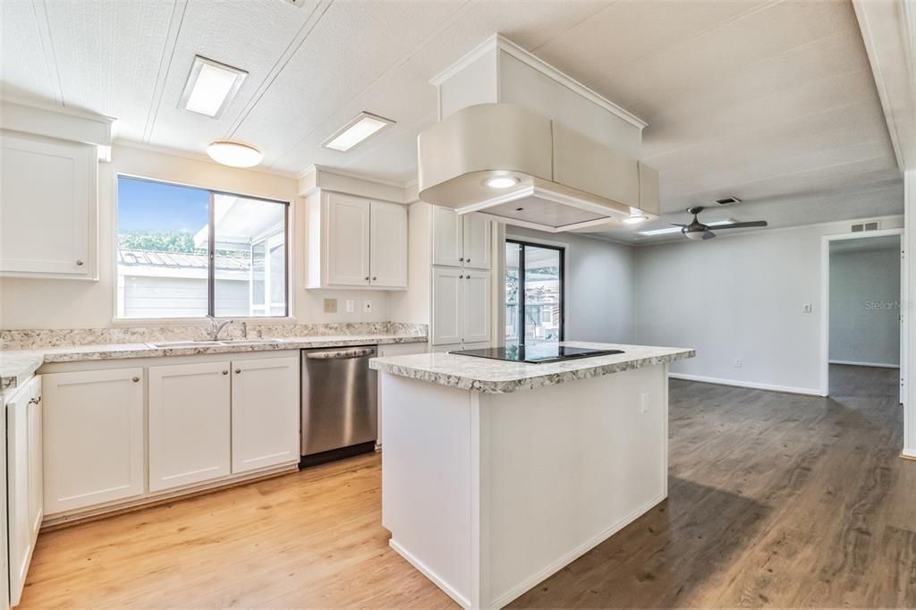 Active With Contract: $136,900 (2 beds, 2 baths, 1456 Square Feet)