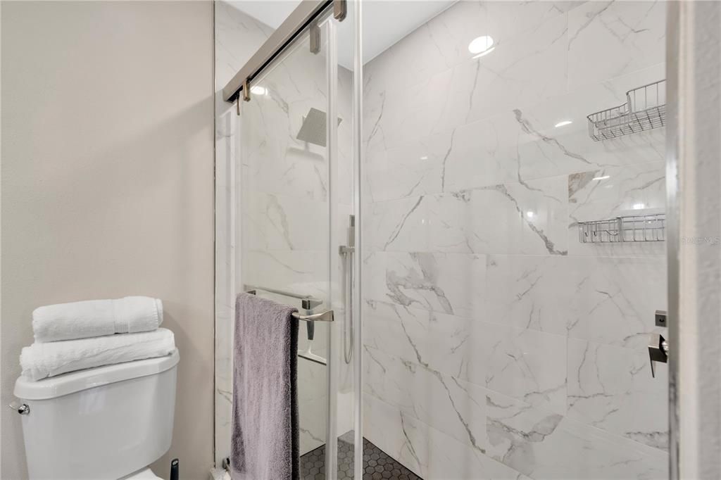 最近售出: $260,000 (3 贝兹, 2 浴室, 1272 平方英尺)