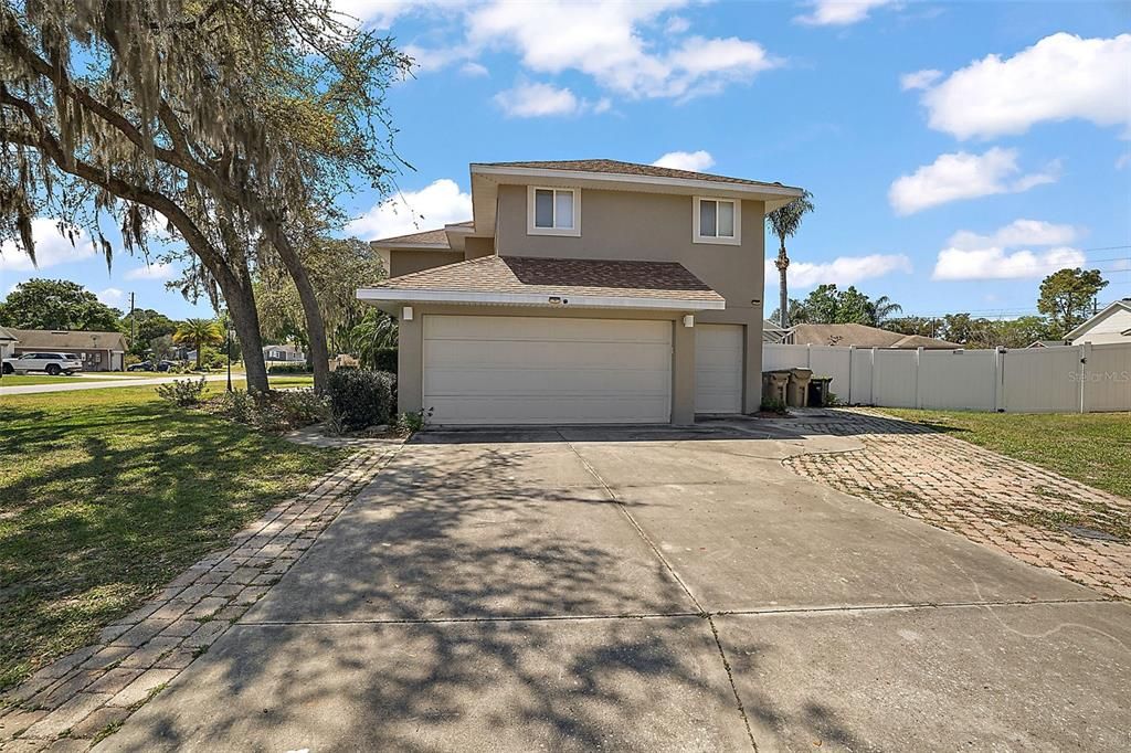 Recently Sold: $469,000 (4 beds, 2 baths, 2728 Square Feet)