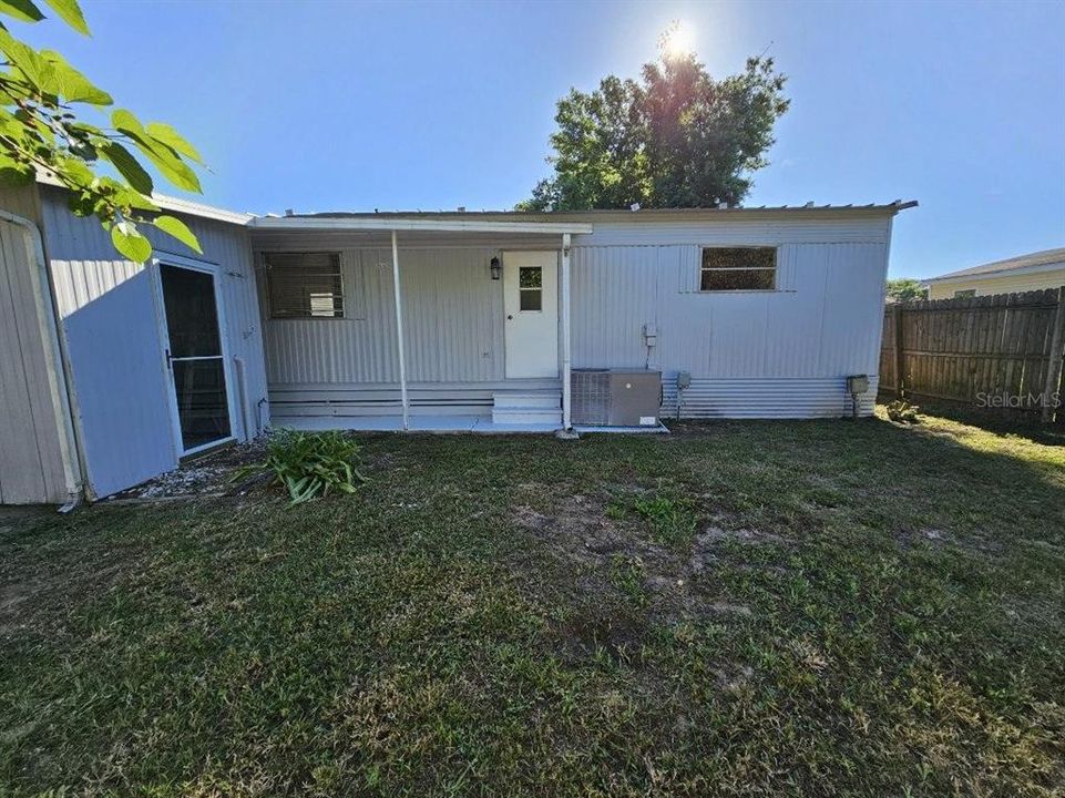 For Sale: $139,000 (2 beds, 2 baths, 720 Square Feet)