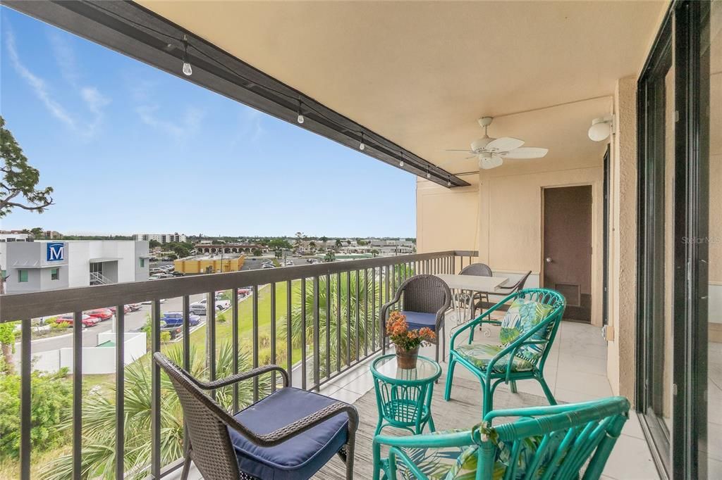 Active With Contract: $165,000 (2 beds, 2 baths, 783 Square Feet)