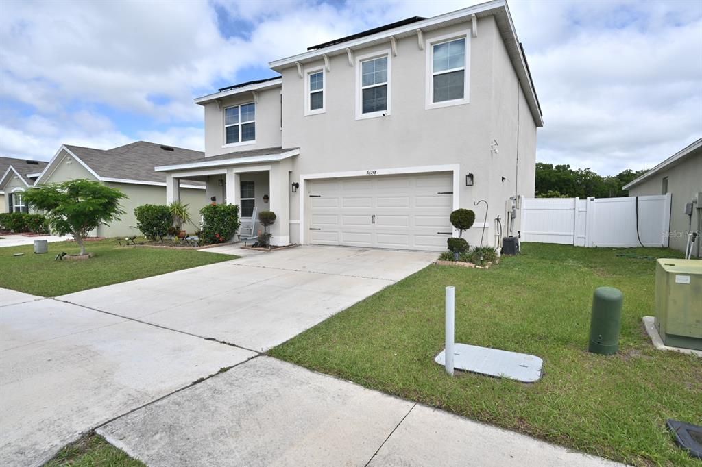 Recently Sold: $420,000 (5 beds, 3 baths, 2605 Square Feet)