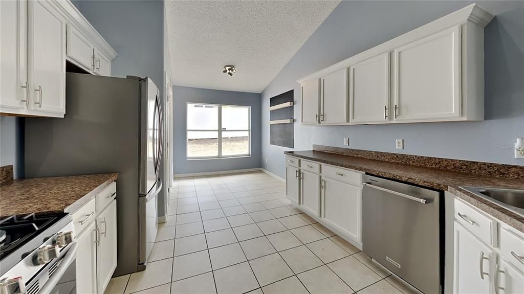 For Sale: $419,900 (4 beds, 2 baths, 1822 Square Feet)