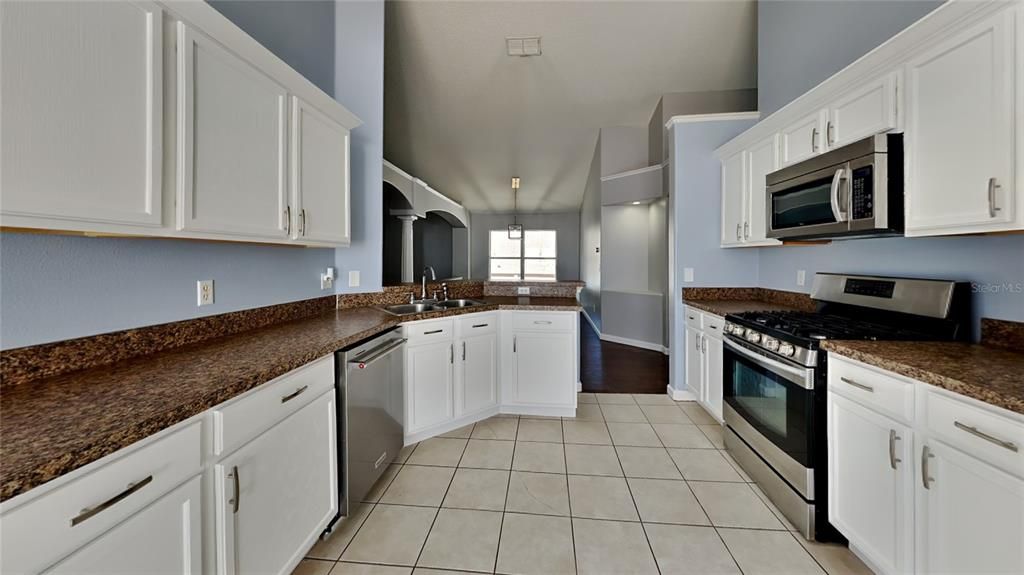 For Sale: $419,900 (4 beds, 2 baths, 1822 Square Feet)