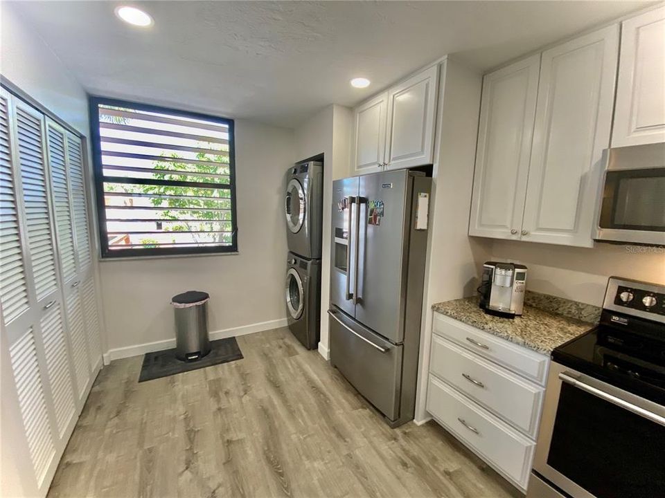 For Sale: $287,500 (2 beds, 2 baths, 1416 Square Feet)