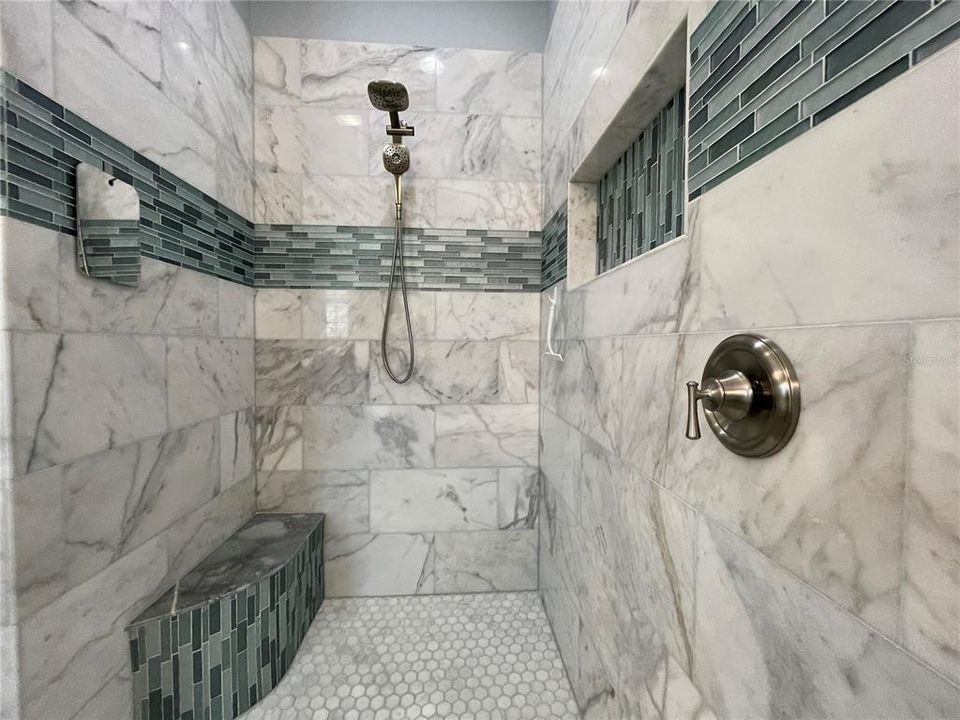 最近租的: $4,000 (4 贝兹, 3 浴室, 2890 平方英尺)