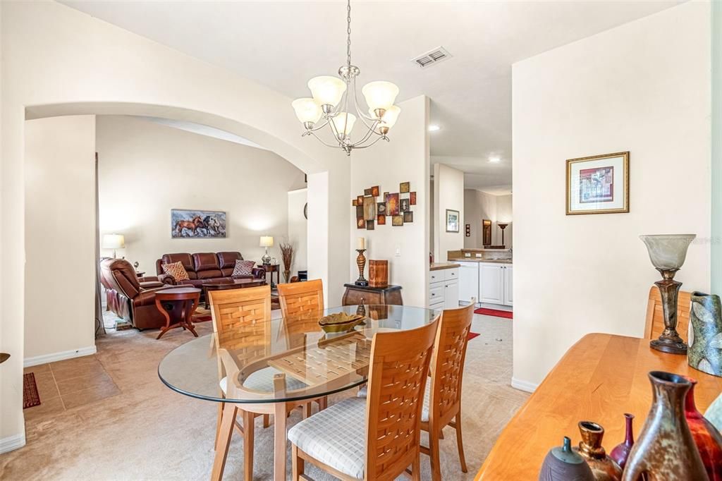 For Sale: $340,000 (2 beds, 2 baths, 1834 Square Feet)