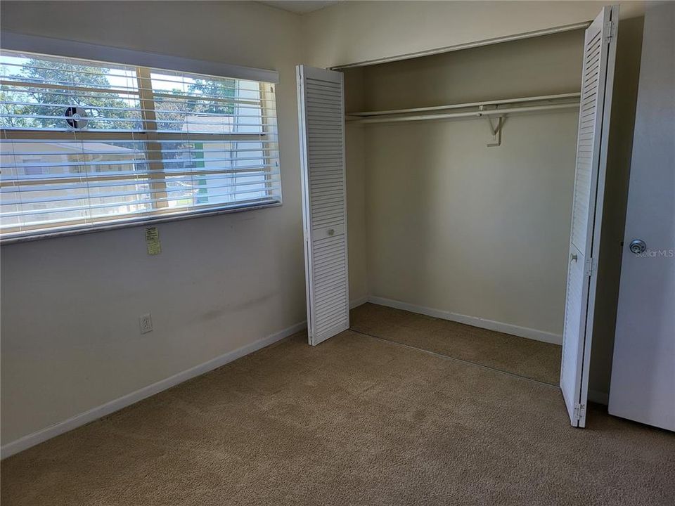 For Sale: $125,000 (2 beds, 1 baths, 952 Square Feet)