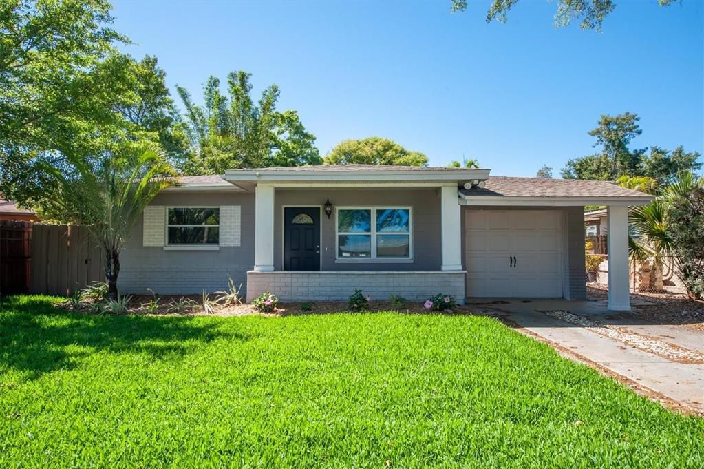 Active With Contract: $459,900 (3 beds, 2 baths, 1339 Square Feet)