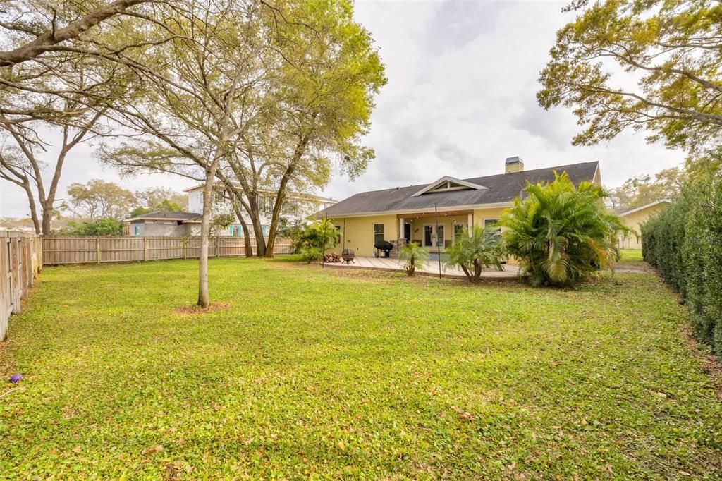 Recently Sold: $900,000 (3 beds, 2 baths, 2465 Square Feet)