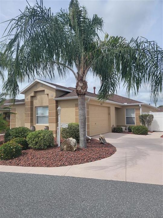 Recently Sold: $369,900 (2 beds, 2 baths, 1196 Square Feet)