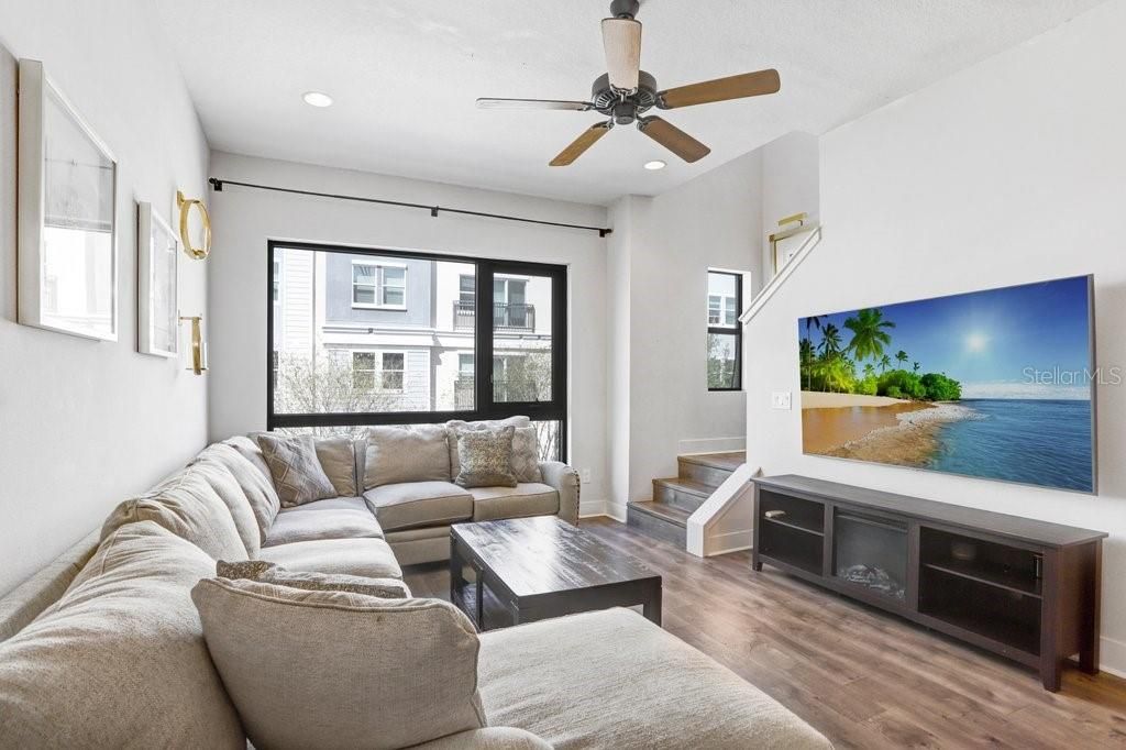 Active With Contract: $3,700 (2 beds, 2 baths, 1505 Square Feet)