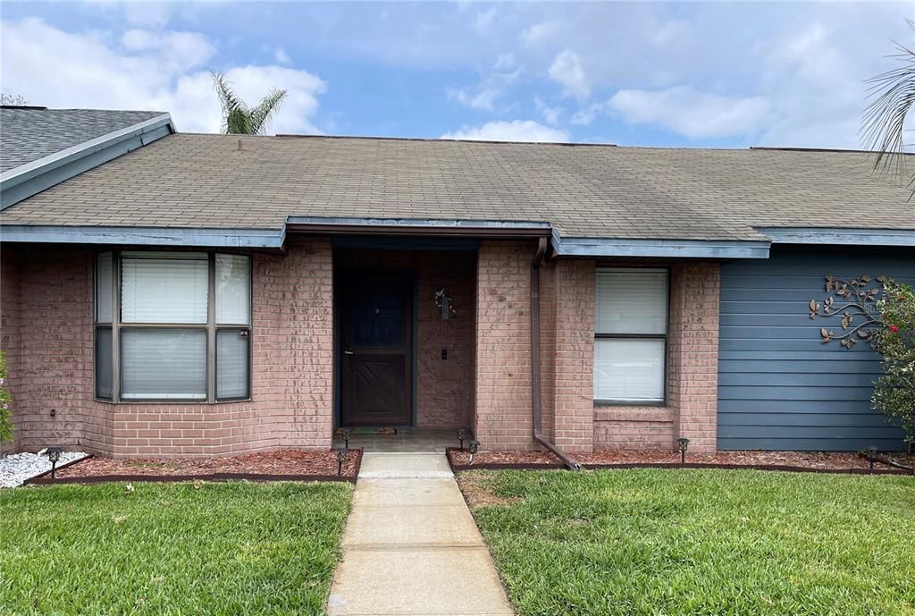 Recently Sold: $240,000 (2 beds, 2 baths, 962 Square Feet)