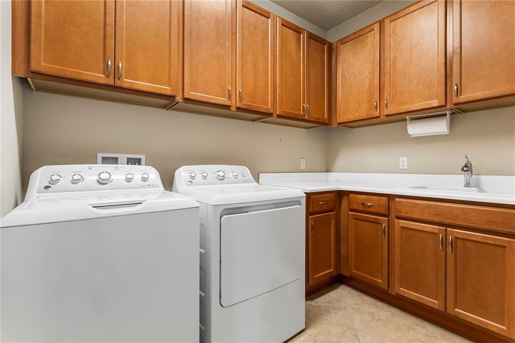 For Sale: $374,900 (3 beds, 2 baths, 1861 Square Feet)