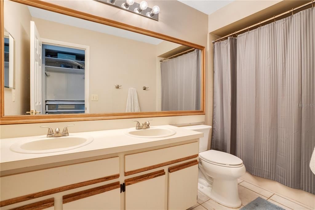最近售出: $400,000 (3 贝兹, 2 浴室, 1510 平方英尺)