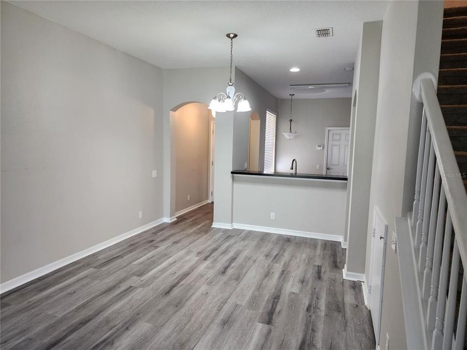 Active With Contract: $2,000 (2 beds, 2 baths, 1240 Square Feet)