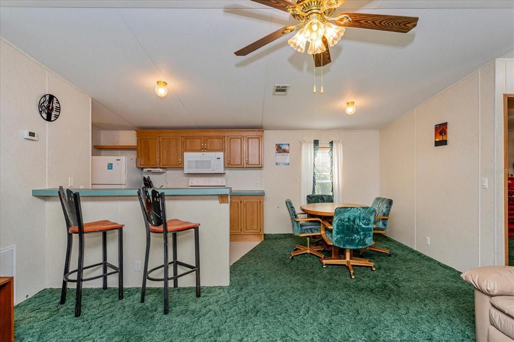 Active With Contract: $199,900 (3 beds, 2 baths, 880 Square Feet)
