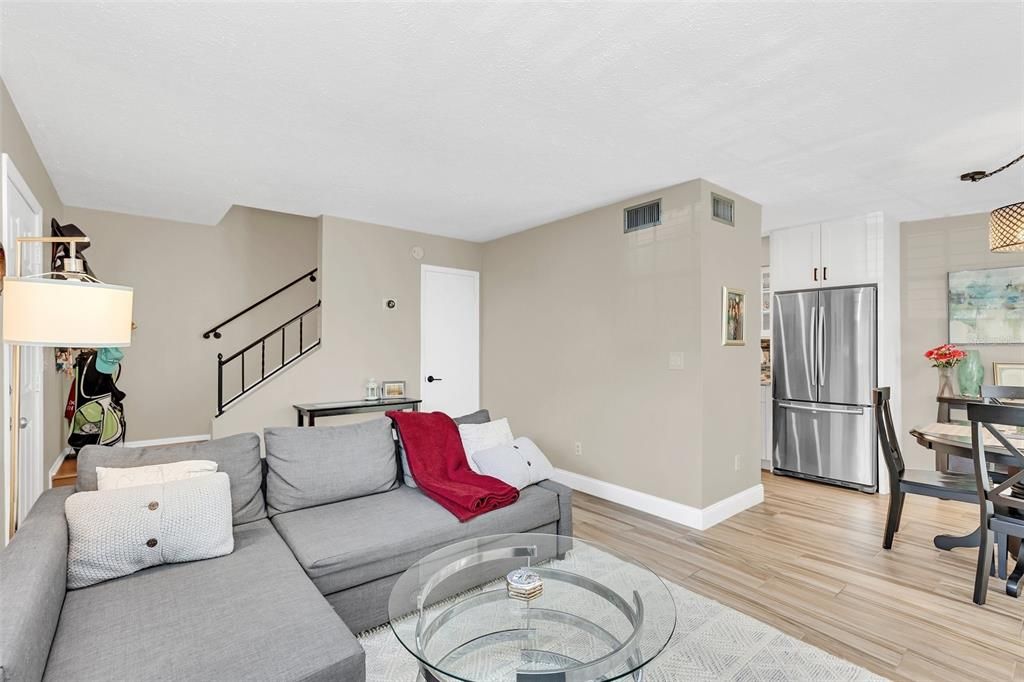 Recently Sold: $250,000 (2 beds, 1 baths, 873 Square Feet)