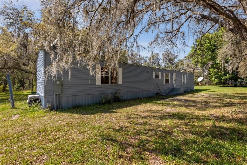 For Sale: $375,000 (3 beds, 2 baths, 1216 Square Feet)