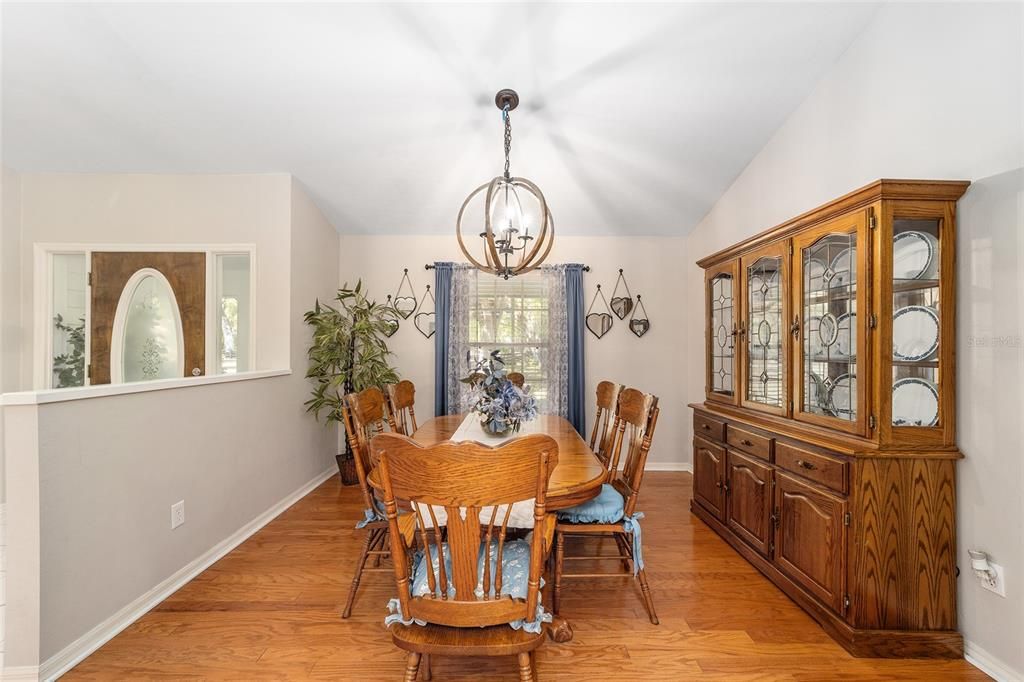 Active With Contract: $425,000 (4 beds, 2 baths, 1972 Square Feet)