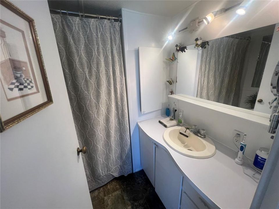 Active With Contract: $63,000 (3 beds, 1 baths, 795 Square Feet)