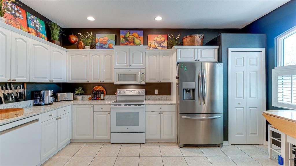 Kitchen with Spacious Eat In Area