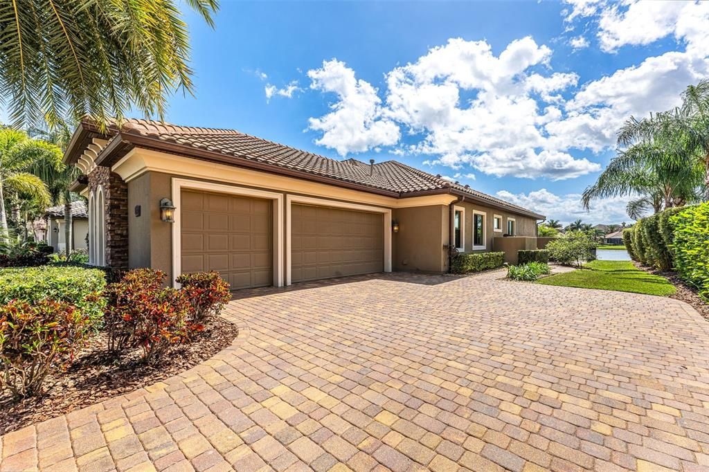 Recently Sold: $1,500,000 (4 beds, 3 baths, 3142 Square Feet)