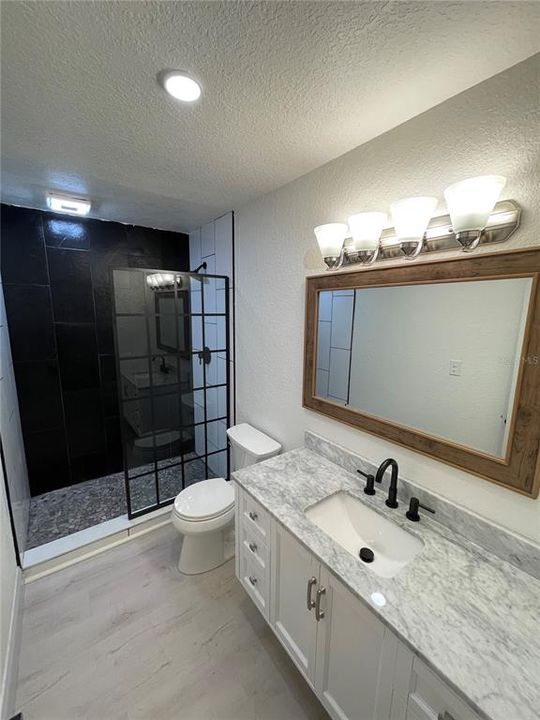 Active With Contract: $1,375 (2 beds, 1 baths, 1050 Square Feet)