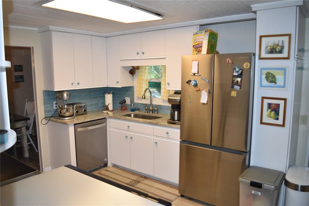 Active With Contract: $175,000 (2 beds, 2 baths, 1128 Square Feet)