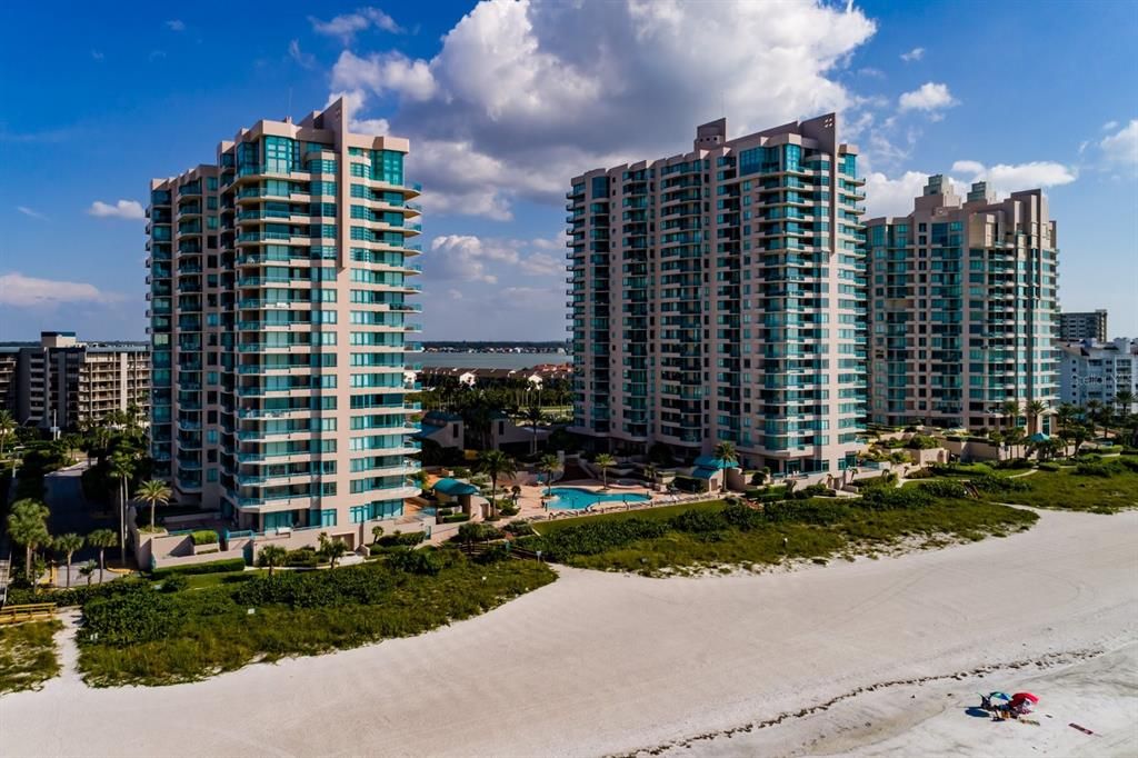 Recently Sold: $1,950,000 (3 beds, 2 baths, 1942 Square Feet)