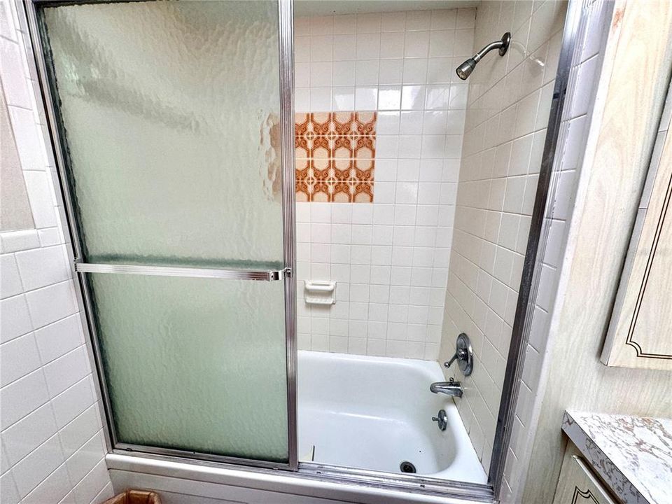 最近售出: $99,900 (2 贝兹, 2 浴室, 846 平方英尺)