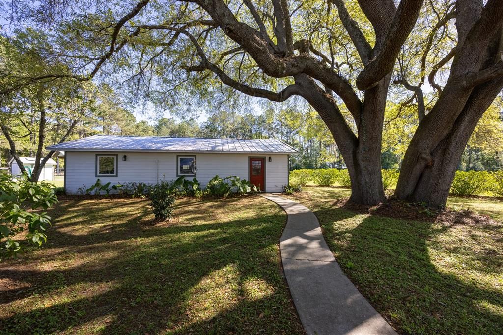 detached garage/workshop