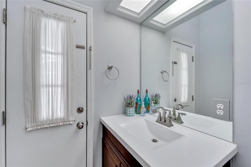 Active With Contract: $550,000 (4 beds, 3 baths, 2198 Square Feet)
