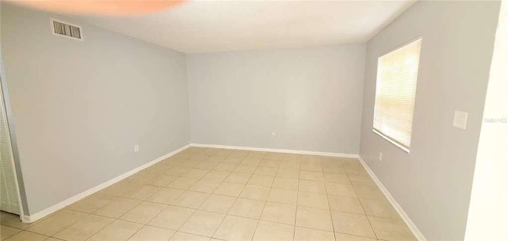 Active With Contract: $1,650 (2 beds, 1 baths, 840 Square Feet)