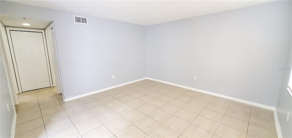 Active With Contract: $1,650 (2 beds, 1 baths, 840 Square Feet)