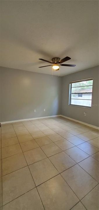 Active With Contract: $1,650 (2 beds, 1 baths, 840 Square Feet)