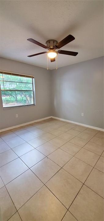 Active With Contract: $1,650 (2 beds, 1 baths, 840 Square Feet)