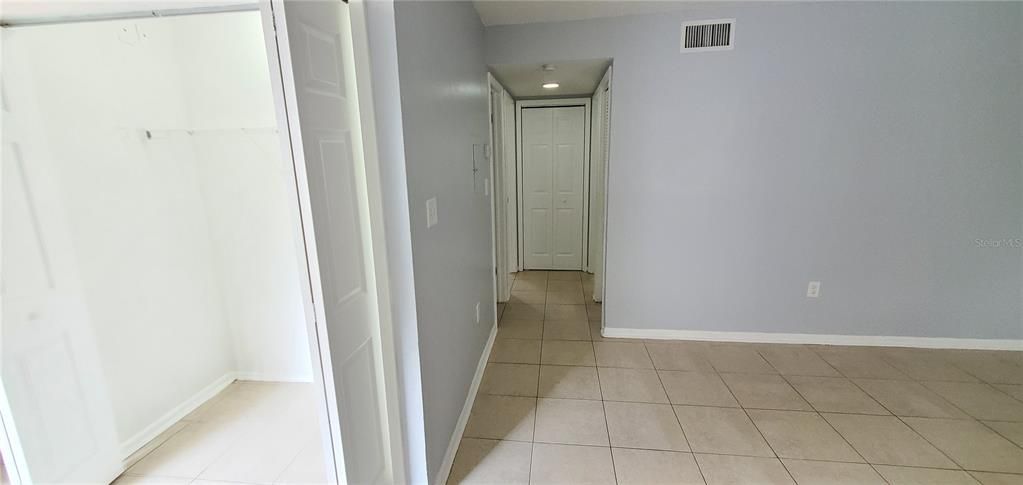 Active With Contract: $1,650 (2 beds, 1 baths, 840 Square Feet)