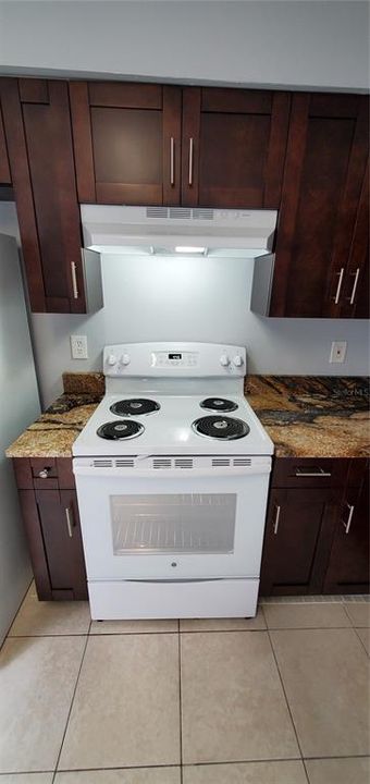 Active With Contract: $1,650 (2 beds, 1 baths, 840 Square Feet)