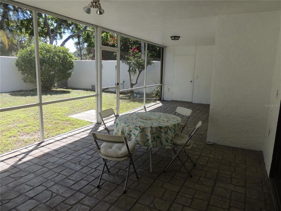 For Sale: $349,000 (3 beds, 2 baths, 1818 Square Feet)