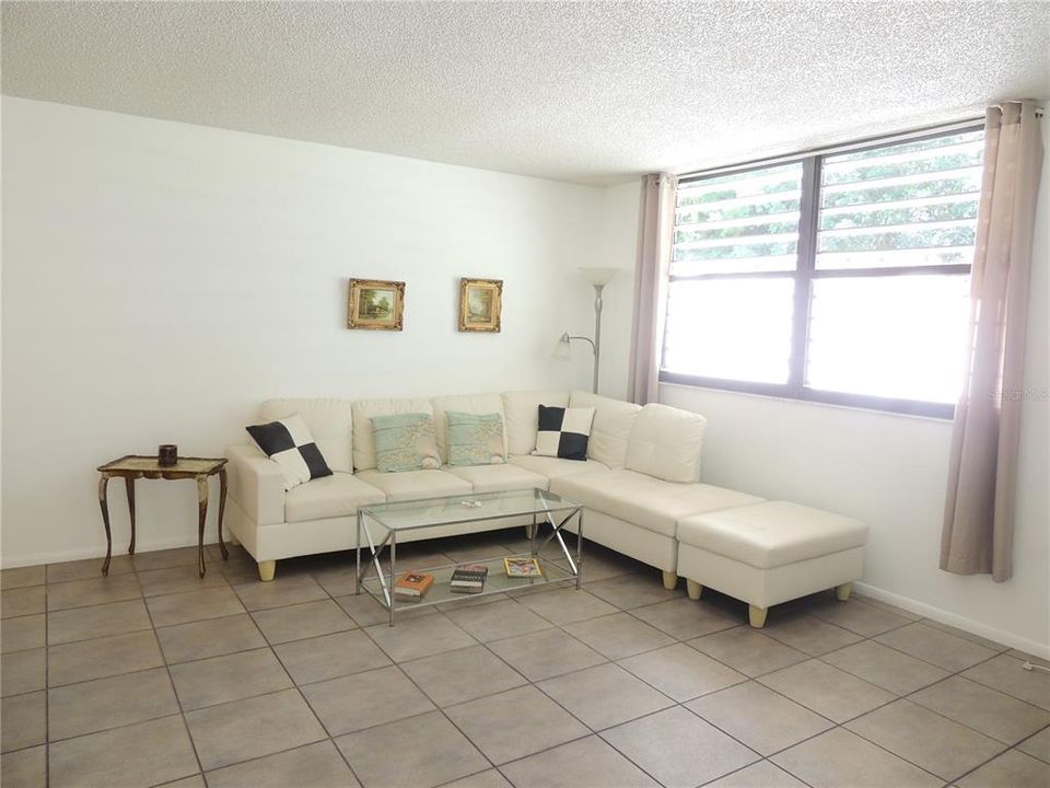 For Sale: $365,000 (3 beds, 2 baths, 1818 Square Feet)