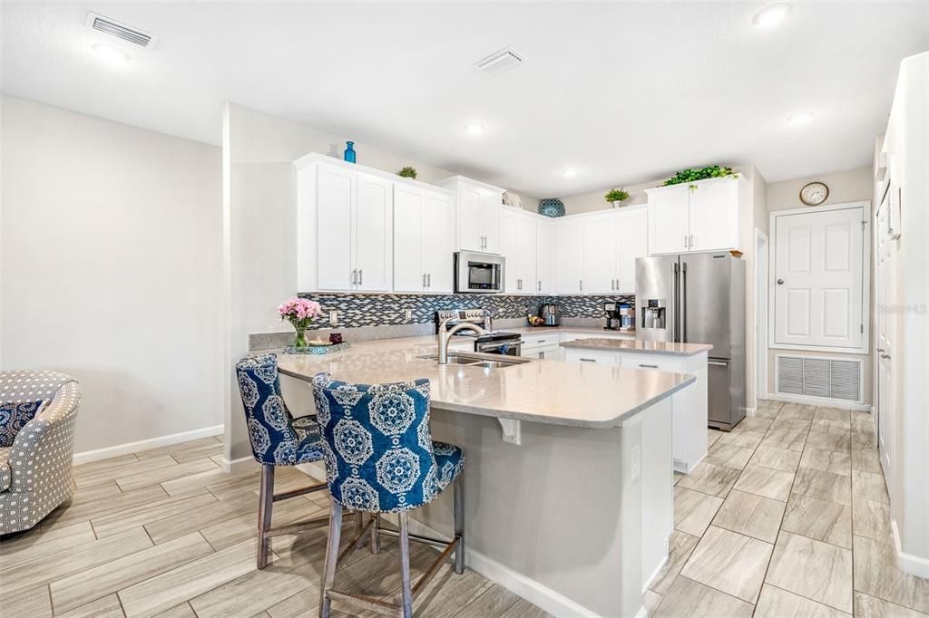 Active With Contract: $600,000 (4 beds, 3 baths, 2558 Square Feet)