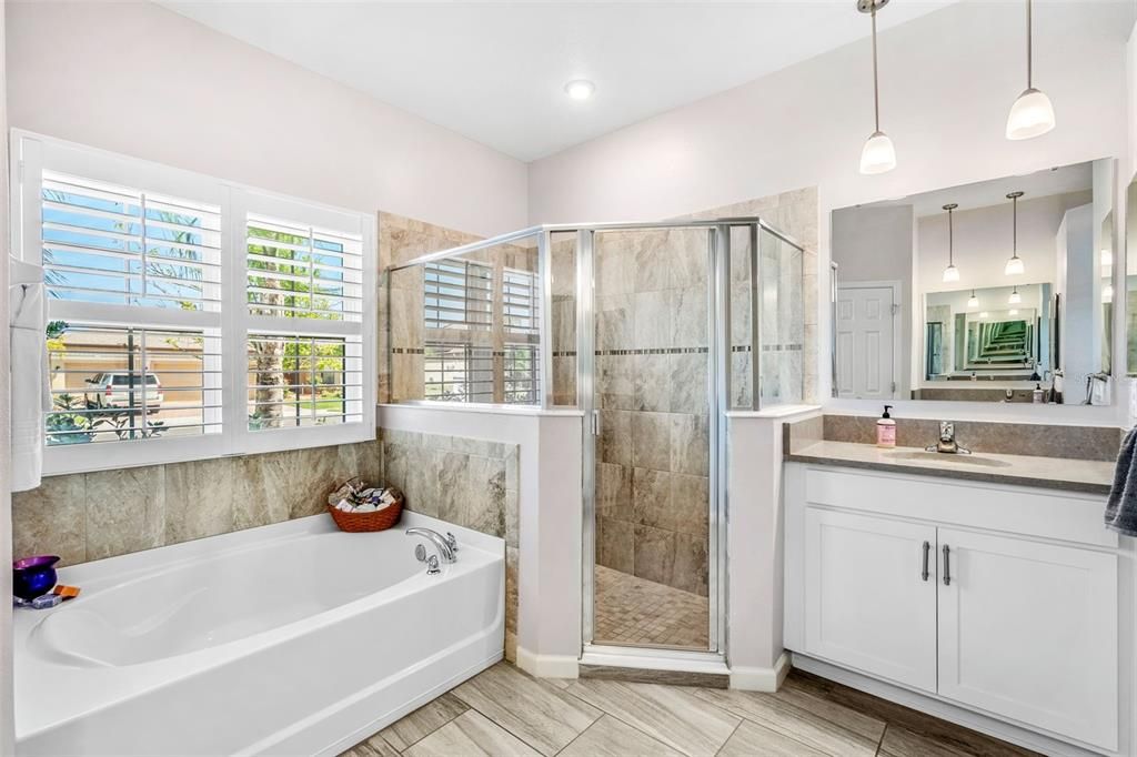 Active With Contract: $600,000 (4 beds, 3 baths, 2558 Square Feet)