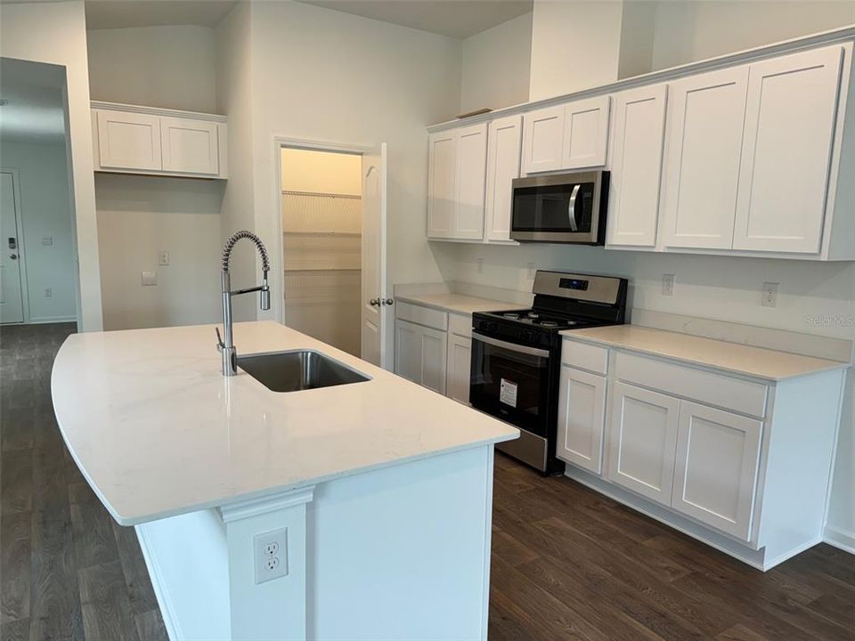 For Sale: $318,990 (3 beds, 2 baths, 1655 Square Feet)