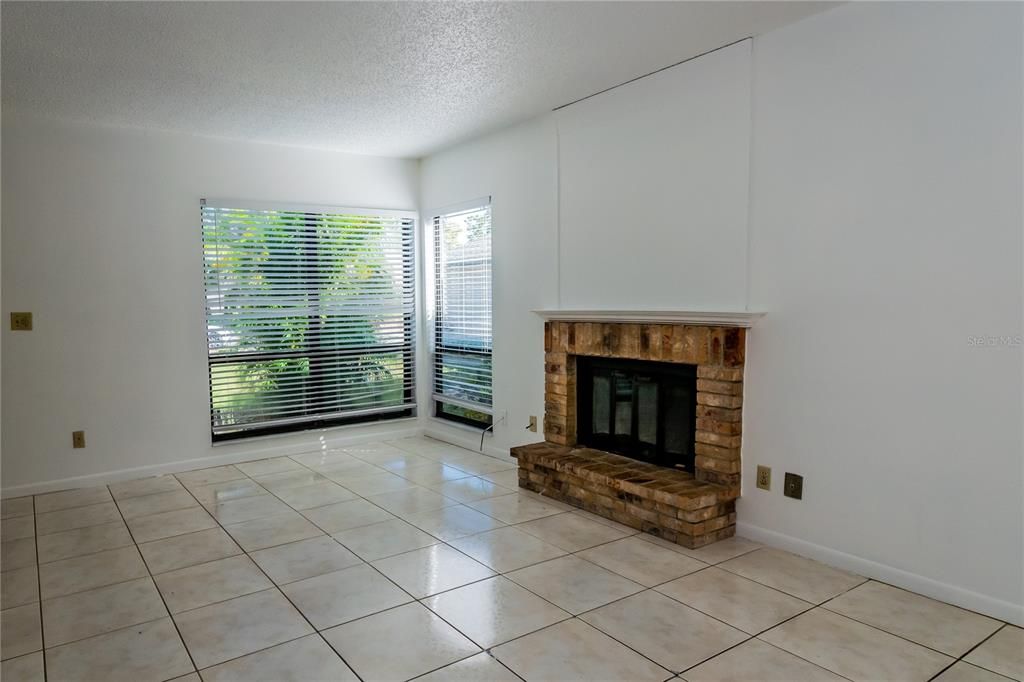 For Sale: $275,000 (2 beds, 2 baths, 1768 Square Feet)