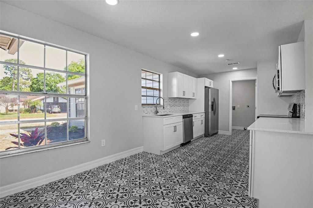 For Sale: $375,000 (3 beds, 2 baths, 1510 Square Feet)