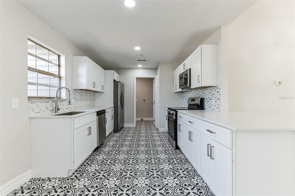 For Sale: $375,000 (3 beds, 2 baths, 1510 Square Feet)