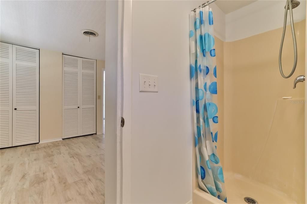 For Sale: $424,000 (2 beds, 2 baths, 1026 Square Feet)